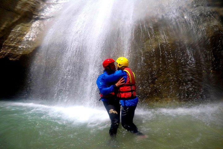 Avventura di rafting e river tubing negli scenografici canyon di Osumi, Albania, foto 33 | wizardtrip
