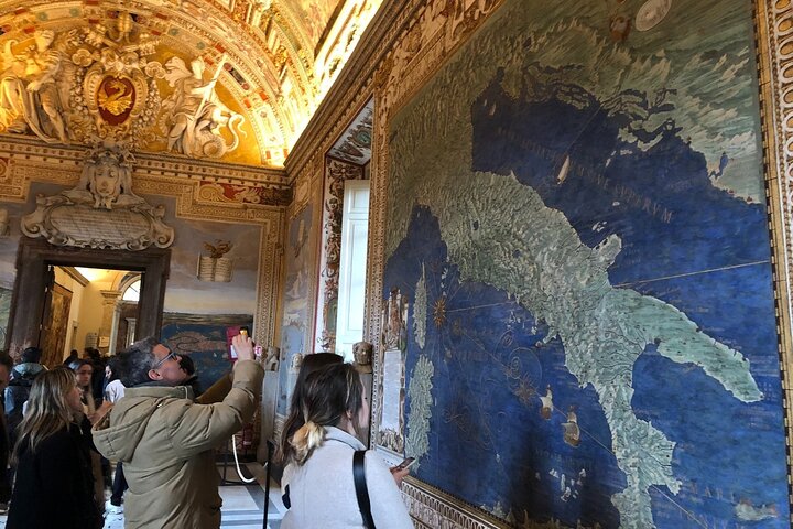 Privat guidad tur av Roms ikoniska landmärken inklusive Colosseum och Vatikanen, foto 23 | wizardtrip