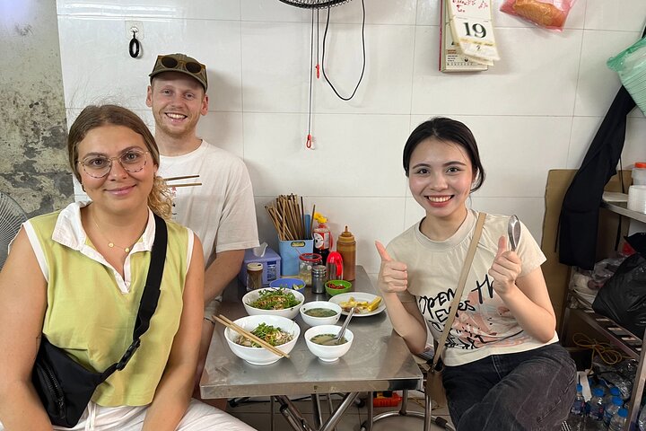 Hanoi Famous Michelin Guided Street Food Tour | wizardtrip