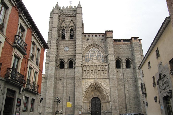 Dagtocht vanuit Madrid naar Ávila en Segovia, met middeleeuwse muren, Romeinse aquaducten en historische kastelen, foto 7 | wizardtrip