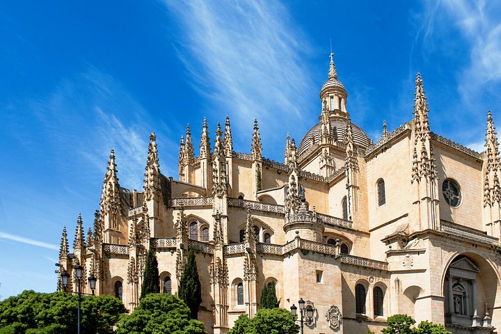 Dagtocht vanuit Madrid naar Ávila en Segovia, met middeleeuwse muren, Romeinse aquaducten en historische kastelen, foto 8 | wizardtrip