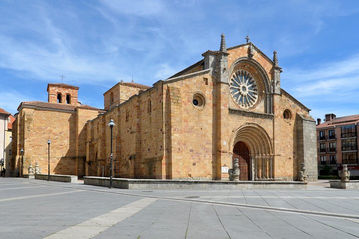 Dagtocht vanuit Madrid naar Ávila en Segovia, met middeleeuwse muren, Romeinse aquaducten en historische kastelen, foto 11 | wizardtrip