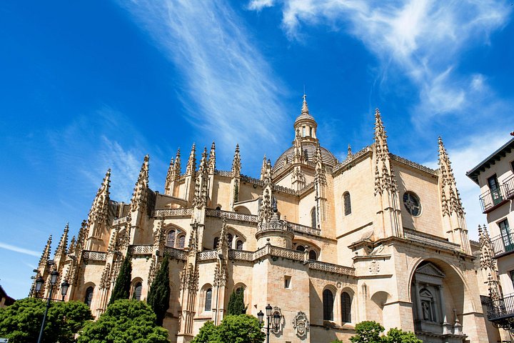 Dagtocht vanuit Madrid naar Ávila en Segovia, met middeleeuwse muren, Romeinse aquaducten en historische kastelen, foto 16 | wizardtrip