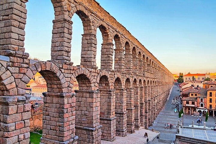 Excursion d'une journée à Ségovie et Tolède depuis Madrid avec Alcazar en option | wizardtrip