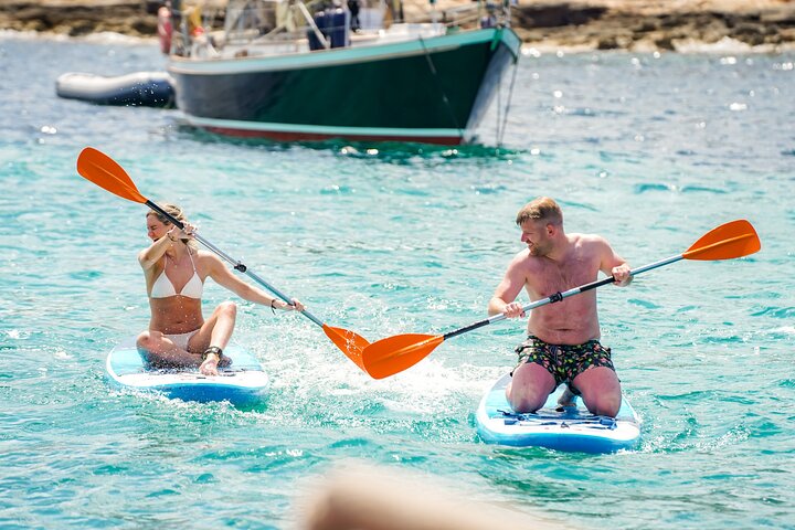 Passeio de barco tudo incluído em Ibiza com desportos aquáticos e vistas do pôr do sol, foto 31 | wizardtrip