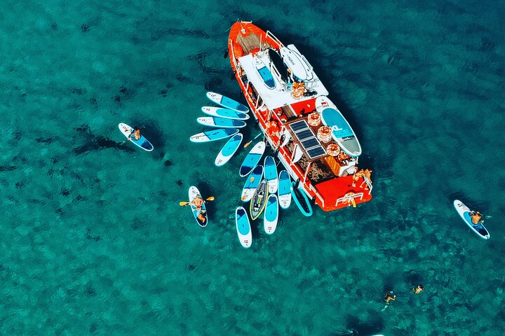 Passeio de barco tudo incluído em Ibiza com desportos aquáticos e vistas do pôr do sol, foto 32 | wizardtrip