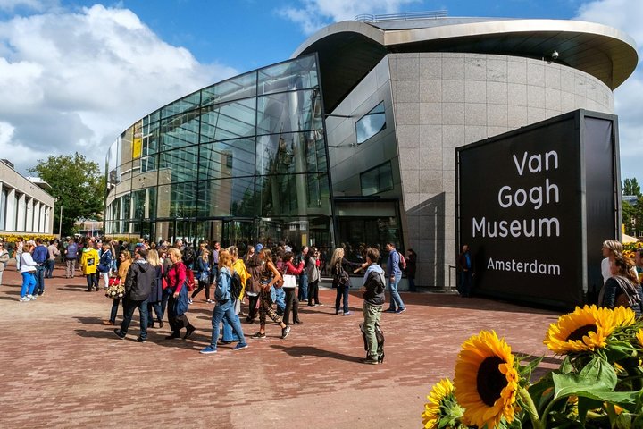Visita guiada exclusiva al Museo Van Gogh en Ámsterdam, mostrando obras maestras y perspectivas del artista, foto 7 | wizardtrip