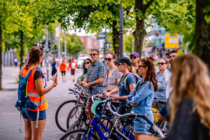 En guidet cykeltur, der udforsker Berlins berømte vartegn og historiske steder, foto 7 | wizardtrip
