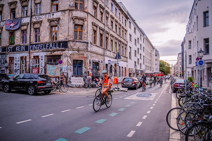 En guidet cykeltur, der udforsker Berlins berømte vartegn og historiske steder, foto 8 | wizardtrip