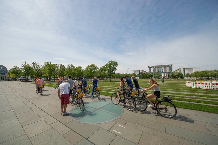 En guidet cykeltur, der udforsker Berlins berømte vartegn og historiske steder, foto 10 | wizardtrip