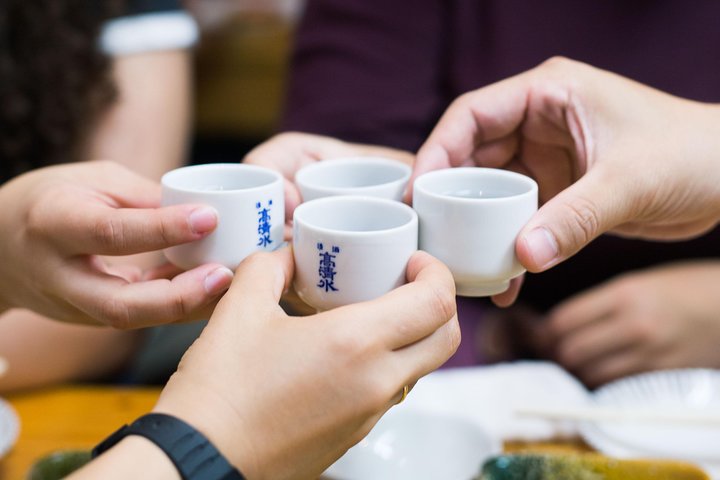 Erleben Sie Tokios pulsierendes Nachtleben und kulinarische Szene auf einer Shinjuku Izakaya Food Tour mit lokalen Gerichten und Getränken, Foto 7 | wizardtrip