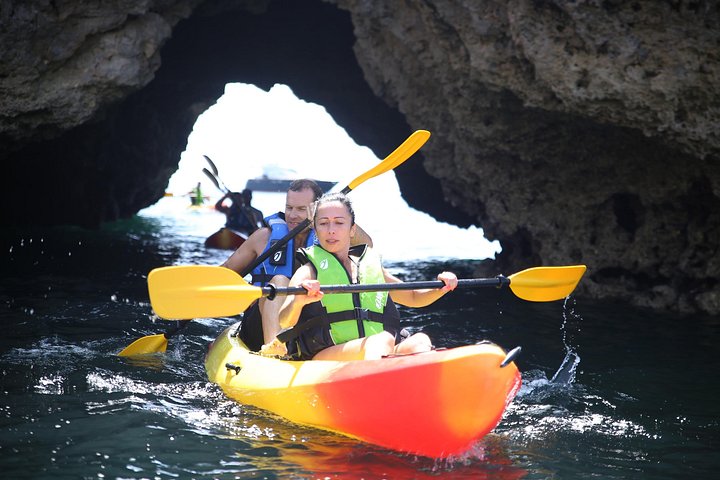 Kayak le long de la côte pittoresque d'Albufeira, exploration de grottes marines et de plages secrètes, photo 10 | wizardtrip