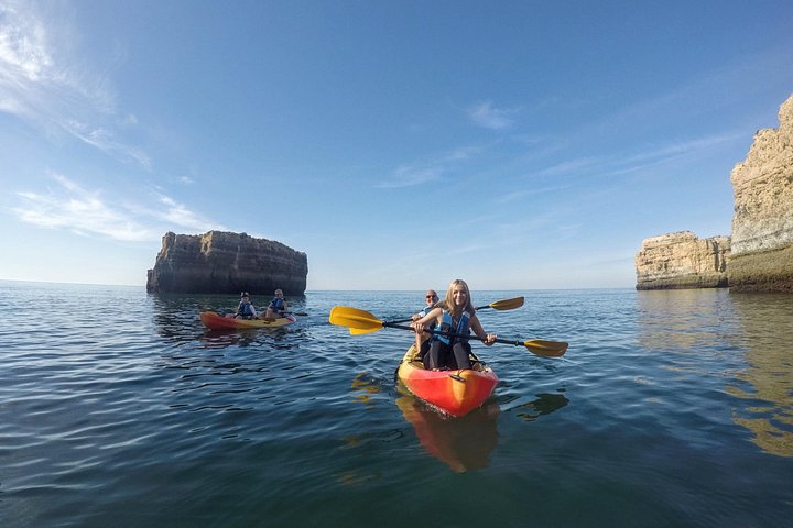 Kayak le long de la côte pittoresque d'Albufeira, exploration de grottes marines et de plages secrètes, photo 12 | wizardtrip