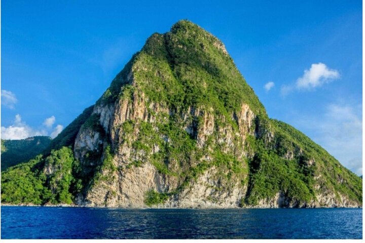 Entdecken Sie Saint Lucias atemberaubende Land- und Seelandschaften auf einer All-Inclusive-Exkursion mit Pitons, Schlammbädern und Schnorcheln, Foto 2 | wizardtrip