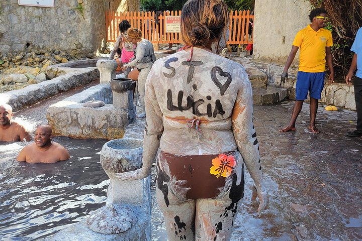 Entdecken Sie Saint Lucias atemberaubende Land- und Seelandschaften auf einer All-Inclusive-Exkursion mit Pitons, Schlammbädern und Schnorcheln, Foto 10 | wizardtrip