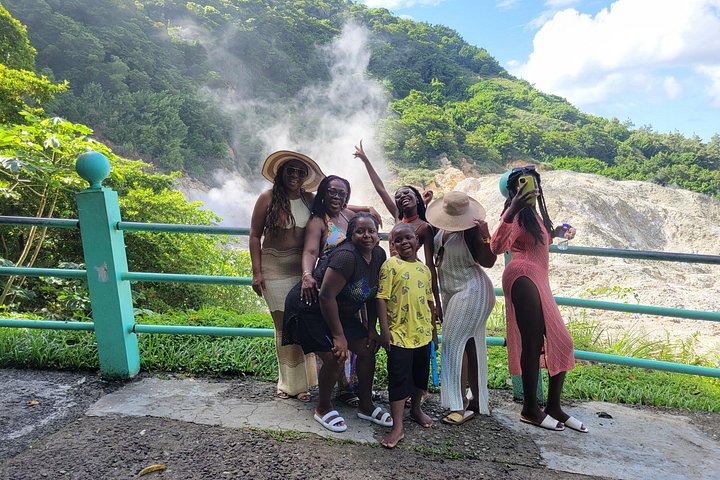 Entdecken Sie Saint Lucias atemberaubende Land- und Seelandschaften auf einer All-Inclusive-Exkursion mit Pitons, Schlammbädern und Schnorcheln, Foto 12 | wizardtrip