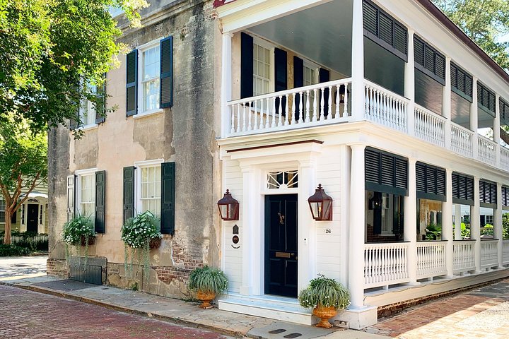 Visite guidée à pied explorant les rues charmantes de Charleston, Rainbow Row et Battery, photo 12 | wizardtrip