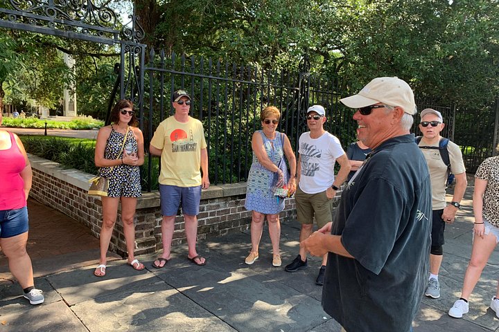 Visite guidée à pied explorant les rues charmantes de Charleston, Rainbow Row et Battery, photo 22 | wizardtrip