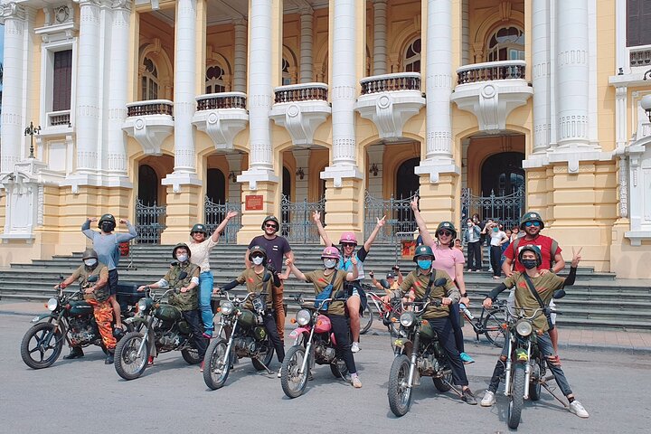 Vintage motorsykkel-tur i Hanoi som utforsker mat, kultur og byens severdigheter, foto 13 | wizardtrip