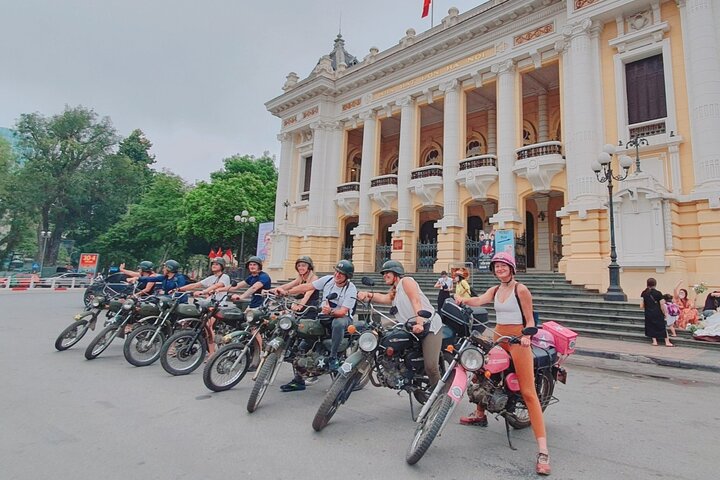 Vintage motorsykkel-tur i Hanoi som utforsker mat, kultur og byens severdigheter, foto 15 | wizardtrip