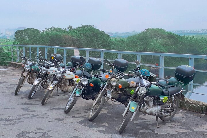 Vintage motorsykkel-tur i Hanoi som utforsker mat, kultur og byens severdigheter, foto 32 | wizardtrip