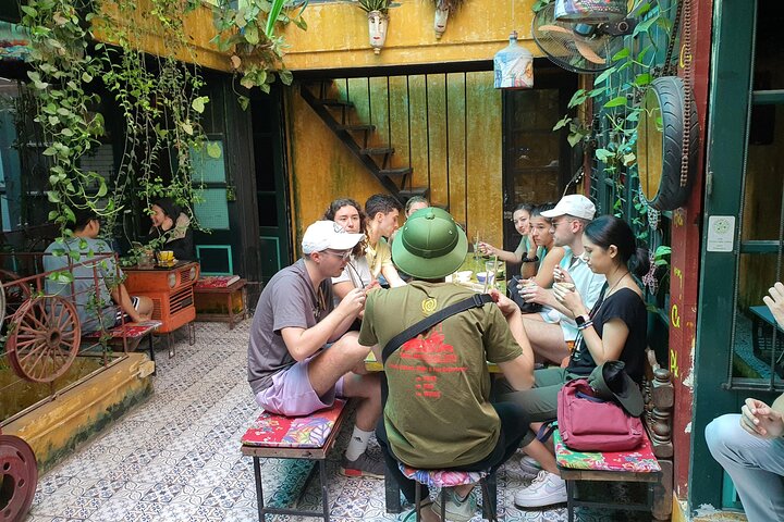 Vintage motorsykkel-tur i Hanoi som utforsker mat, kultur og byens severdigheter, foto 38 | wizardtrip