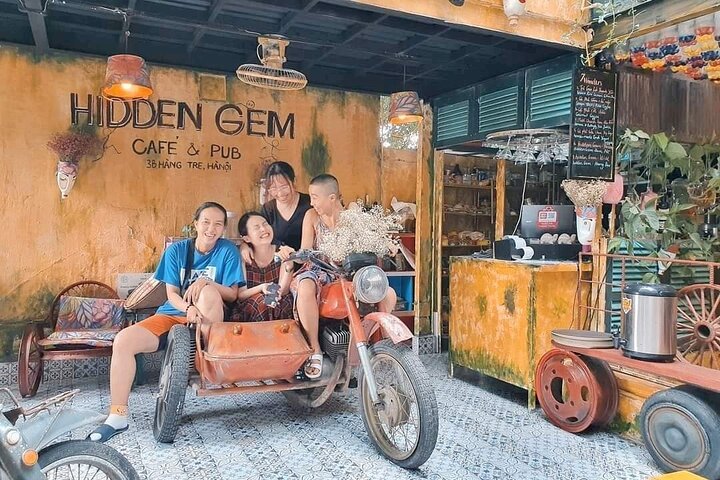 Vintage motorsykkel-tur i Hanoi som utforsker mat, kultur og byens severdigheter, foto 46 | wizardtrip