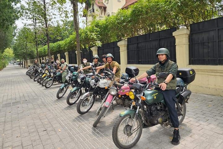 Vintage motorsykkel-tur i Hanoi som utforsker mat, kultur og byens severdigheter, foto 48 | wizardtrip
