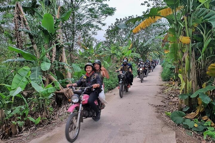 Vintage motorsykkel-tur i Hanoi som utforsker mat, kultur og byens severdigheter, foto 49 | wizardtrip