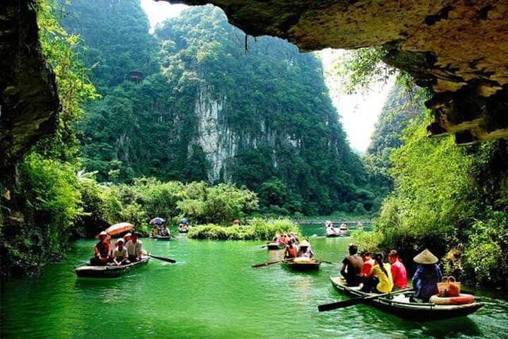 Découvrez la beauté naturelle époustouflante du Vietnam avec un circuit de 3 jours comprenant les paysages de Ninh Binh et une croisière de luxe dans les baies d'Halong et de Lan Ha, photo 13 | wizardtrip