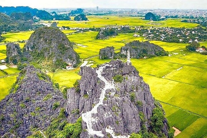 Découvrez la beauté naturelle époustouflante du Vietnam avec un circuit de 3 jours comprenant les paysages de Ninh Binh et une croisière de luxe dans les baies d'Halong et de Lan Ha, photo 16 | wizardtrip