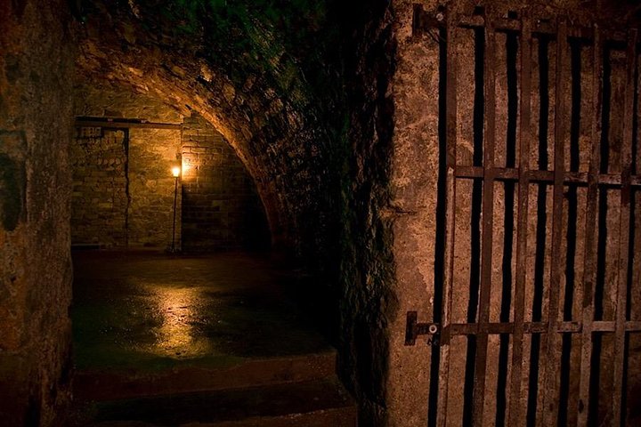 Visite guidée des cryptes hantées d'Édimbourg | wizardtrip