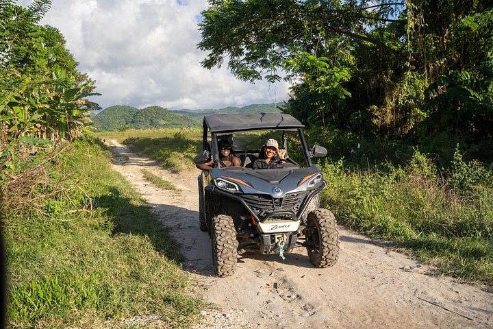 Aventure en quad à travers la campagne jamaïcaine, visite de villages, fermes et piscines naturelles, photo 13 | wizardtrip