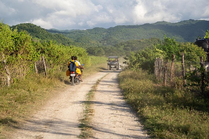 Aventure en quad à travers la campagne jamaïcaine, visite de villages, fermes et piscines naturelles, photo 14 | wizardtrip