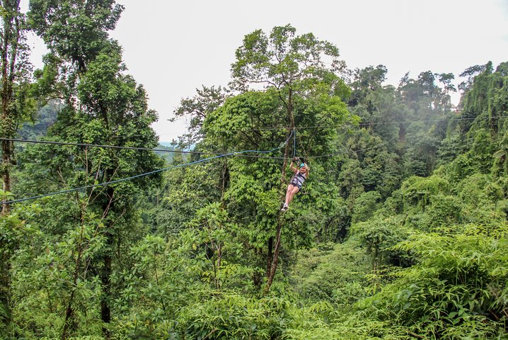 Erleben Sie Ziplining- und Canyoning-Abenteuer durch den Regenwald und die Wasserfälle Costa Ricas, Foto 7 | wizardtrip