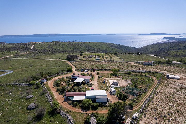 Aventura todoterreno en quad en la isla de Čiovo, Croacia, explorando senderos y miradores, foto 6 | wizardtrip