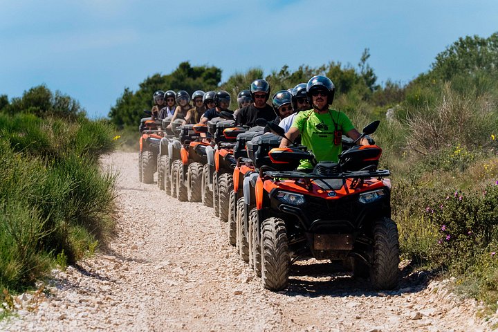 Aventura todoterreno en quad en la isla de Čiovo, Croacia, explorando senderos y miradores, foto 18 | wizardtrip