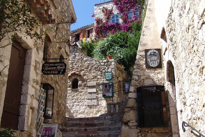 Tour en grupo reducido explorando Mónaco, Èze, Cannes y Antibes desde Niza, foto 24 | wizardtrip