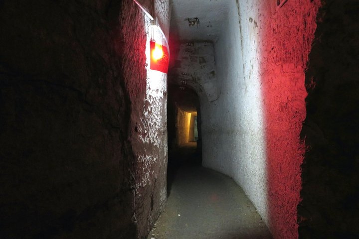 Erkunden Sie das faszinierende Untergrund von Neapel, einschließlich antiker Aquädukte und Bunker aus dem Zweiten Weltkrieg, Foto 7 | wizardtrip