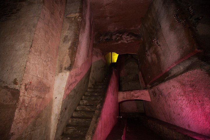Erkunden Sie das faszinierende Untergrund von Neapel, einschließlich antiker Aquädukte und Bunker aus dem Zweiten Weltkrieg, Foto 12 | wizardtrip