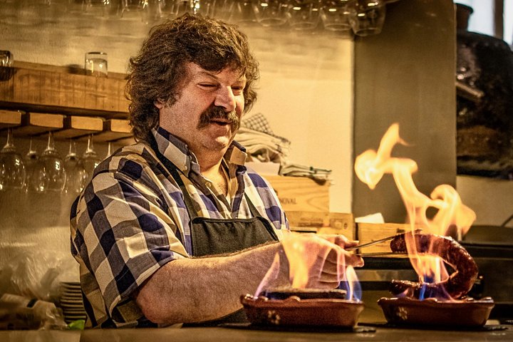 Culinary and cultural exploration of Lisbon's historic neighborhoods, featuring local foods and drinks, photo 6 | wizardtrip