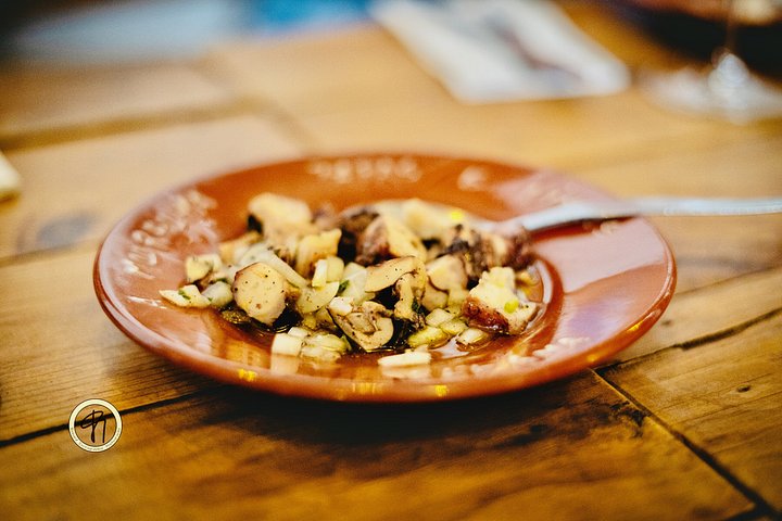 Culinary and cultural exploration of Lisbon's historic neighborhoods, featuring local foods and drinks, photo 11 | wizardtrip