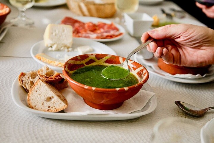 Culinary and cultural exploration of Lisbon's historic neighborhoods, featuring local foods and drinks, photo 19 | wizardtrip