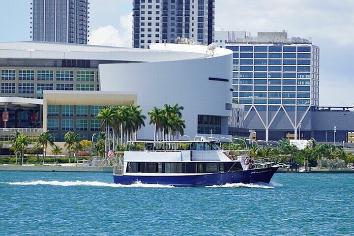Sightseeing-Bootstour auf der Biscayne Bay, Miami, mit Skyline und Promi-Häusern, Foto 7 | wizardtrip