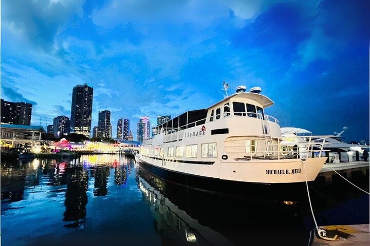 Goditi una crociera al tramonto con champagne a Miami con viste mozzafiato sullo skyline dalla Biscayne Bay, foto 6 | wizardtrip