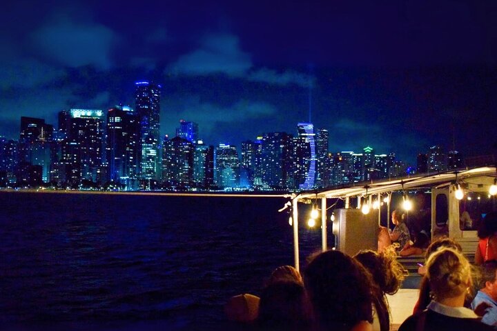 Goditi una crociera al tramonto con champagne a Miami con viste mozzafiato sullo skyline dalla Biscayne Bay, foto 10 | wizardtrip