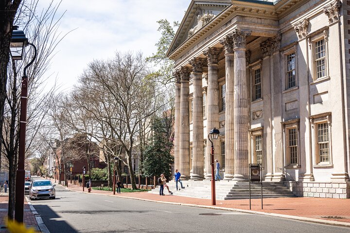 A guided walking tour through historic Philadelphia, showcasing key American Revolution sites and landmarks, photo 8 | wizardtrip