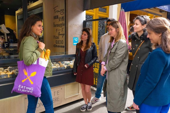 Montmartre food tour in Paris with wine and pastries, photo 9 | wizardtrip