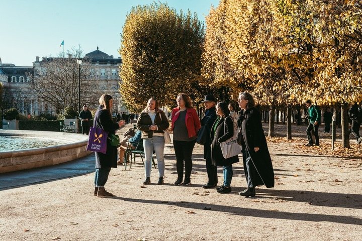 A delightful morning food tour in Paris featuring croissants, baguettes, cheese, and chocolate tasting, photo 7 | wizardtrip