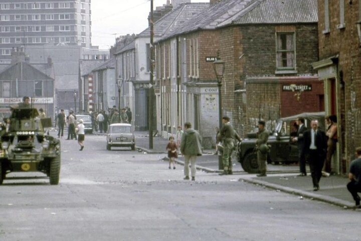 Visite en taxi noir de Belfast explorant les Troubles, les fresques et les murs de la paix, photo 7 | wizardtrip